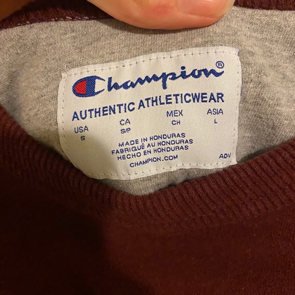 Champion Crewneck - Picture 4 of 4